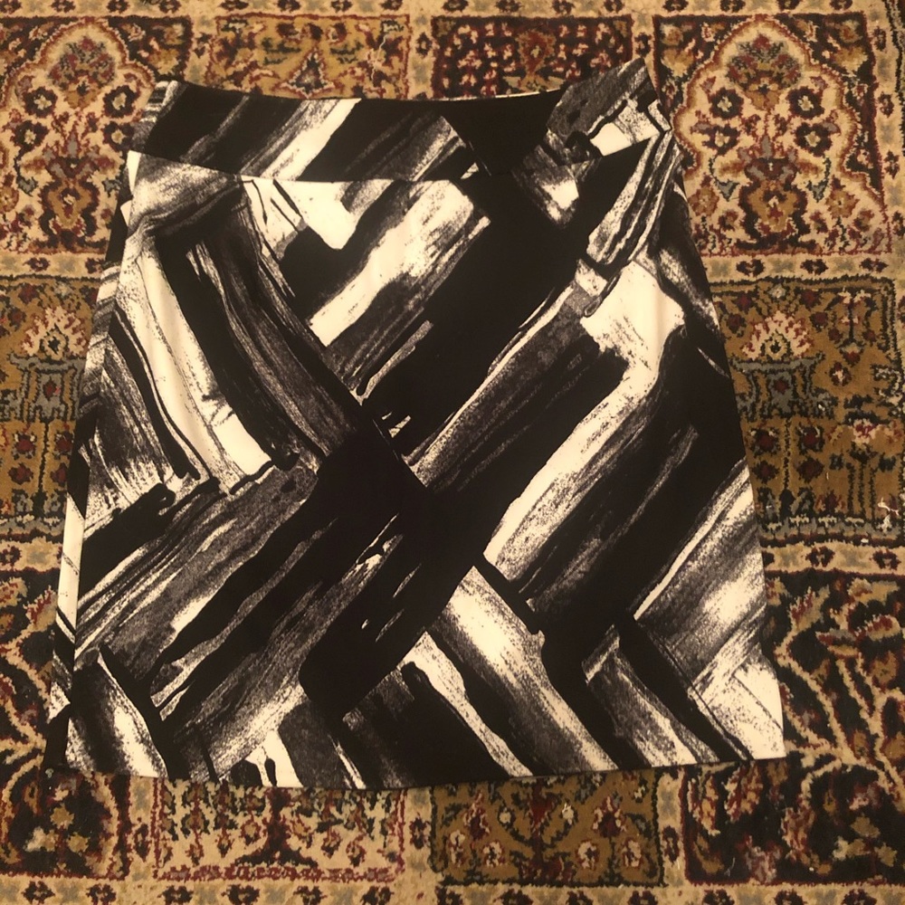 Black and White Brushed Abstract Skirt Size 6